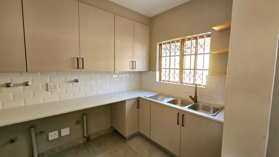 To Let 3 Bedroom Property for Rent in Meerhof North West